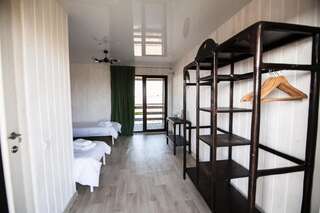 Мини-отель Shantambala Nova Dofinivka Двухместный номер с 2 отдельными кроватями и террасой-5