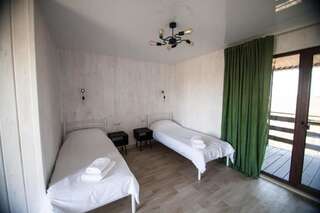 Мини-отель Shantambala Nova Dofinivka Двухместный номер с 2 отдельными кроватями и террасой-7